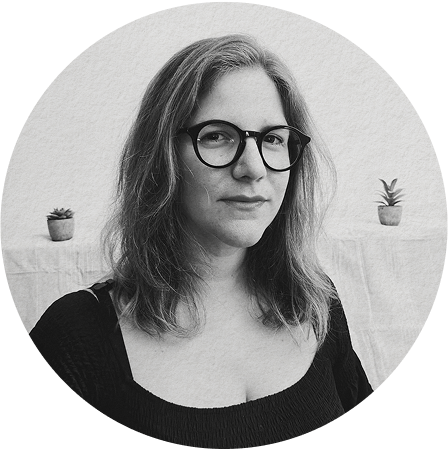 Foto ritratto in bianco e nero di Rachele Bertelli Psicologa